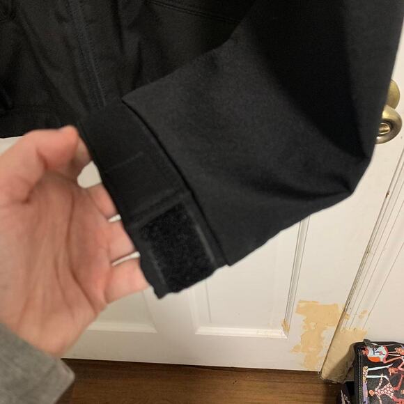 Black Cleveland Cavaliers logo full zip jacket Sports by Carl Banks Size Medium - Picture 3 of 7